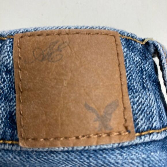 AMERICAN EAGLE OUTFITTERS‎ Women’s Denim Distressed Shorts Size 00 - Picture 3 of 11